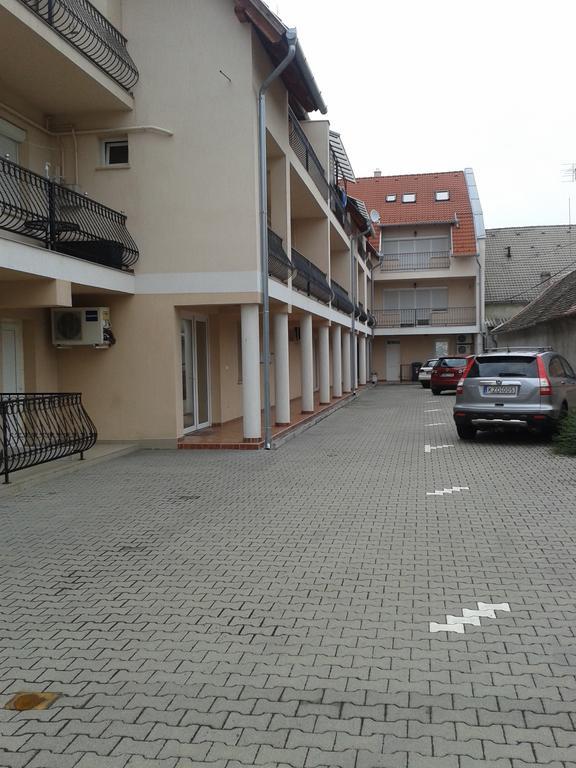 Kotany Apartman Harkány Esterno foto
